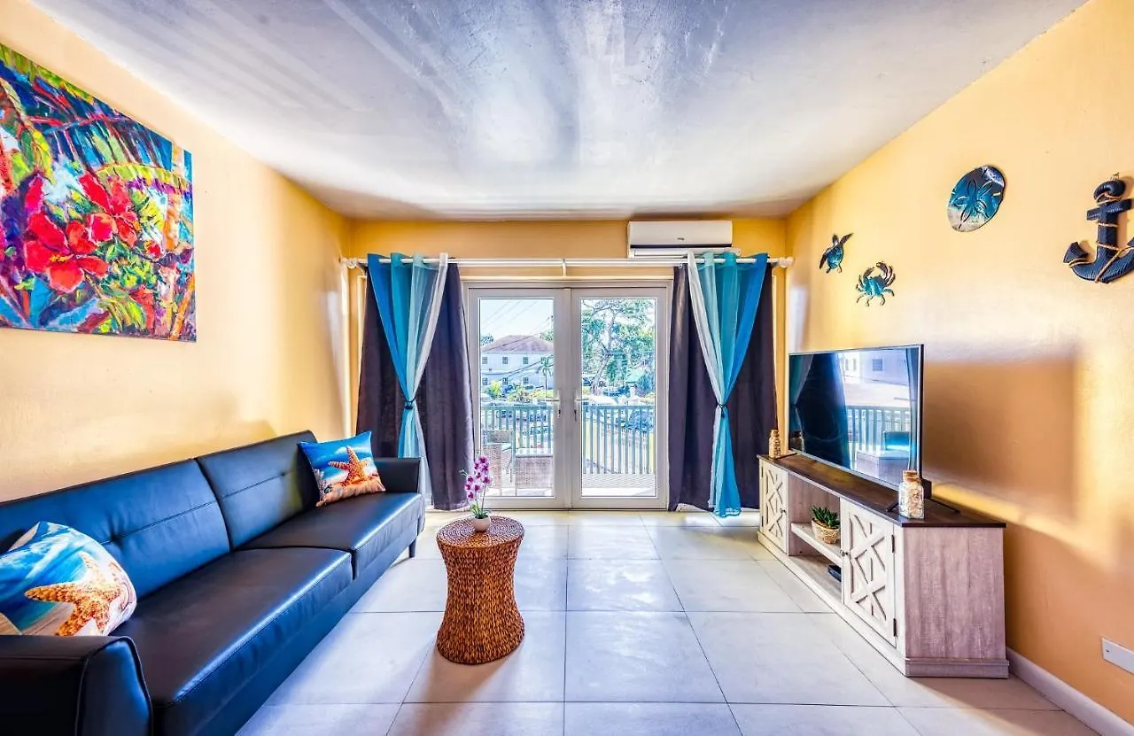 Lovely Apartment With Private Gym, Near Beach, Downtown, 24Hr Security, Pool, Gated 나사우 바하마