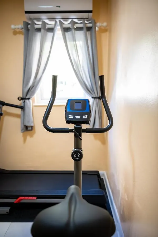Lovely Apartment With Private Gym, Near Beach, Downtown, 24Hr Security, Pool, Gated 나사우